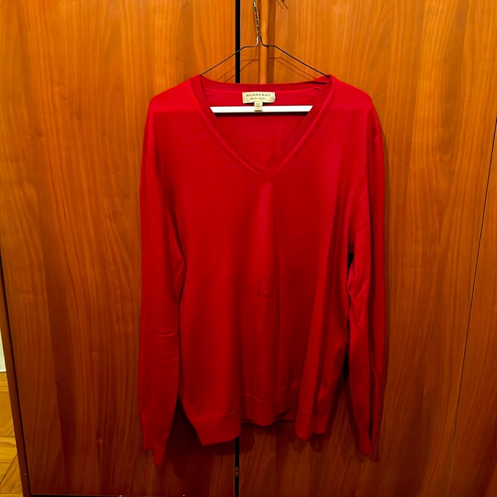 Authentic Burberry V neck sweater wool like new
